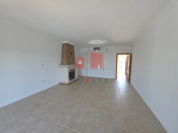 Moradia T4 para Venda em Gambia-Pontes-Alto da Guerra