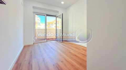Apartamento T2 para Venda em Alverca do Ribatejo e Sobralinho