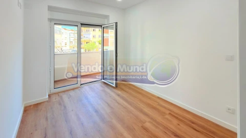 Apartamento T2 para Venda em Alverca do Ribatejo e Sobralinho