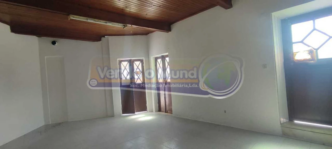 Moradia T2 para Venda em Mora Foto 3