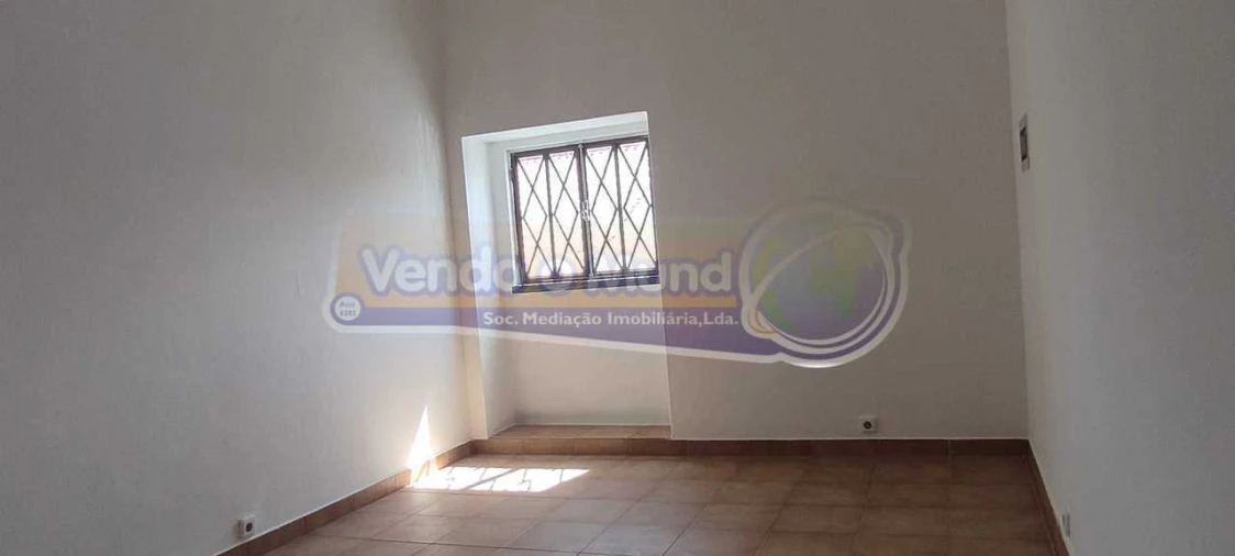 Moradia T2 para Venda em Mora Foto 12