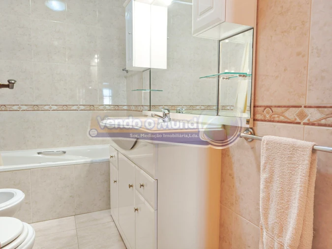 Apartamento T2 para Venda em Alvor Foto 11