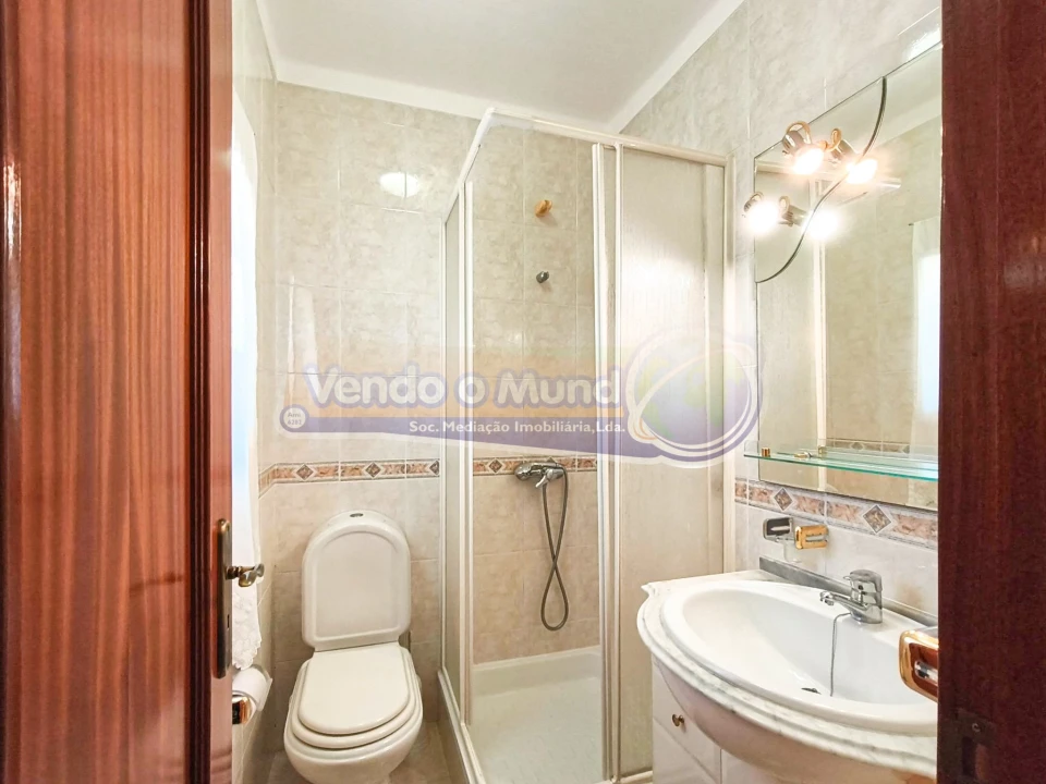 Apartamento T2 para Venda em Alvor Foto 14
