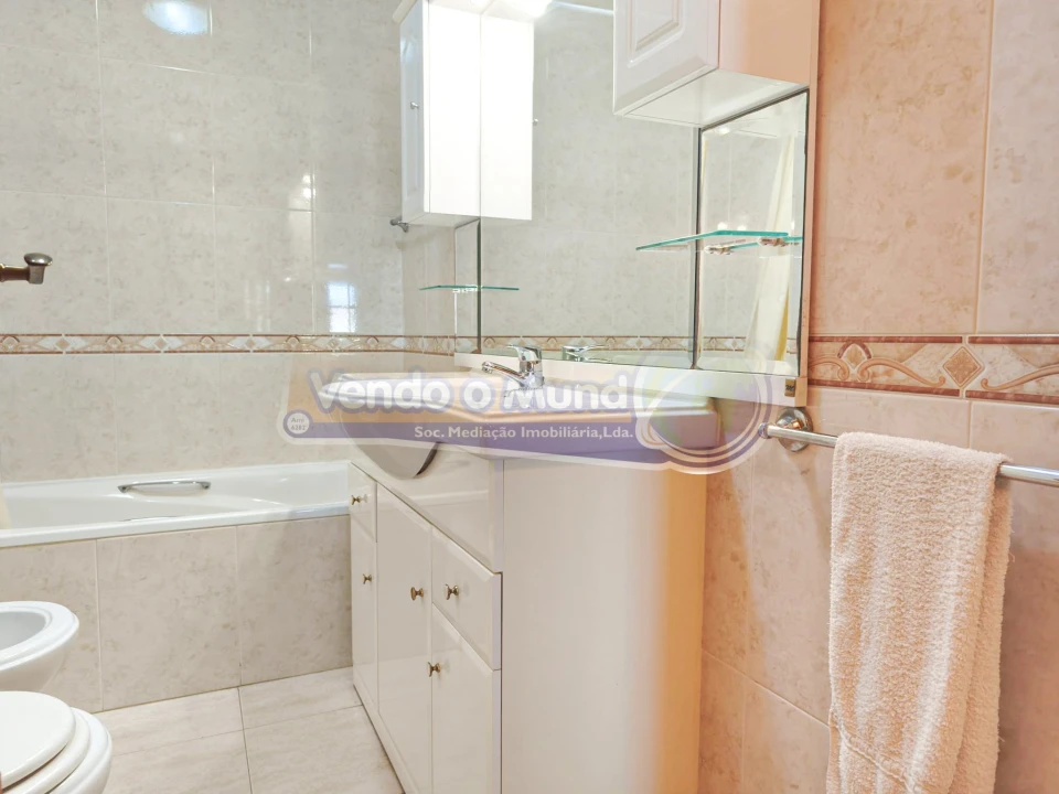 Apartamento T2 para Venda em Alvor Foto 11