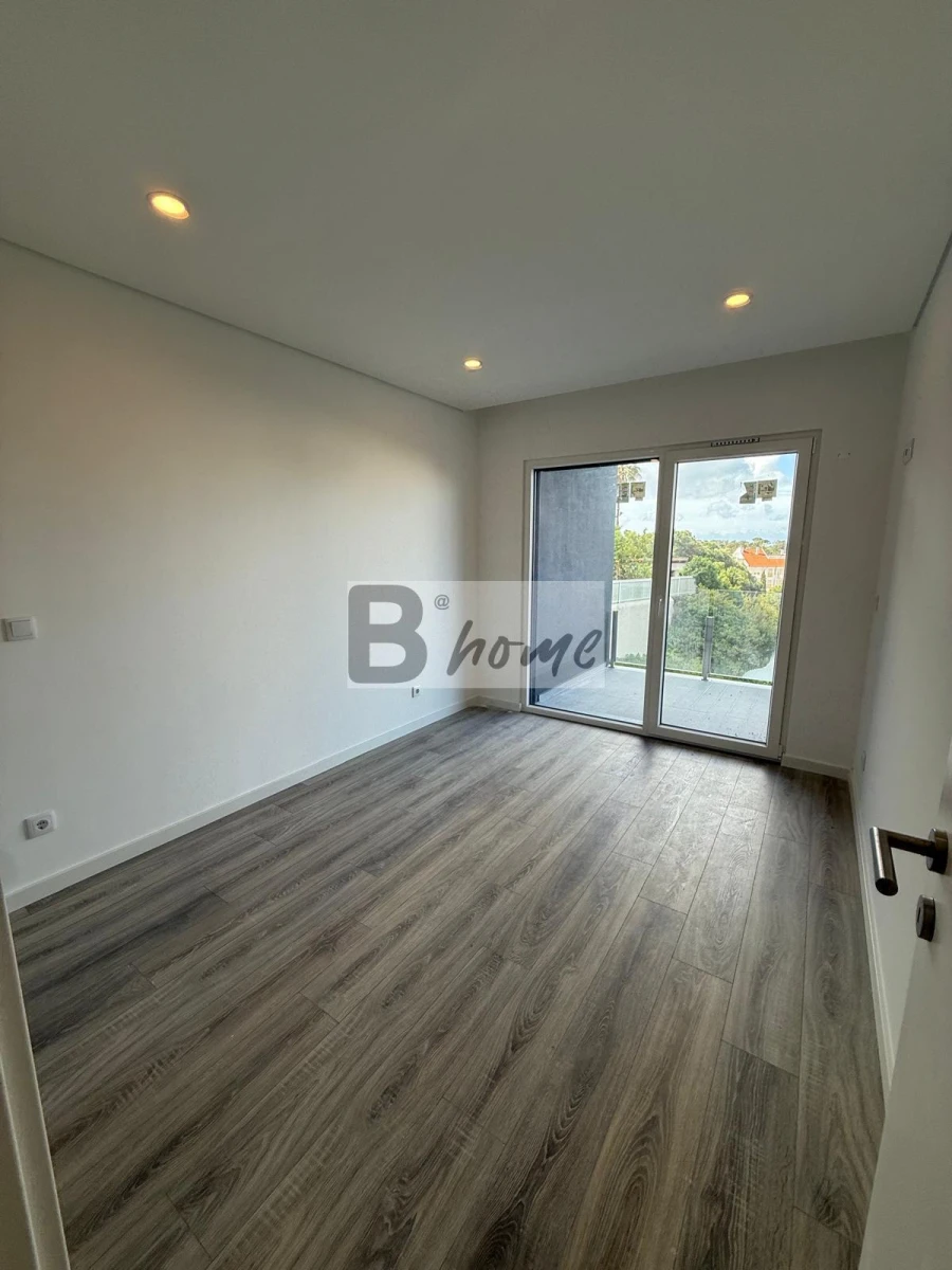 Apartamento T1 para Venda em Charneca de Caparica e Sobreda Foto 10