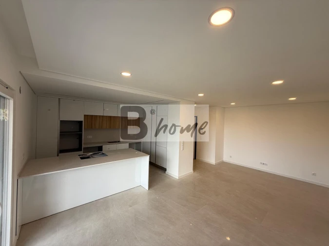 Apartamento T1 para Venda em Charneca de Caparica e Sobreda Foto 6