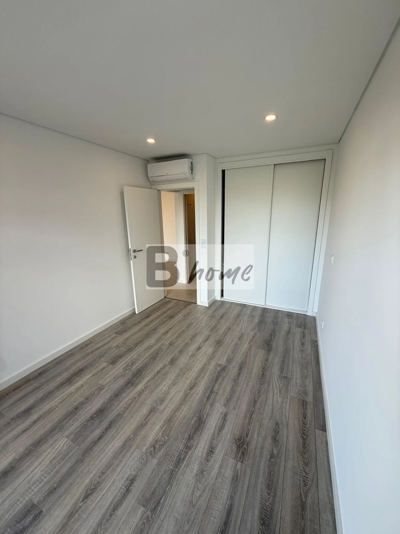 Apartamento T1 para Venda em Charneca de Caparica e Sobreda Foto 4