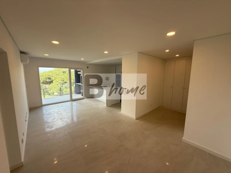 Apartamento T1 para Venda em Charneca de Caparica e Sobreda Foto 1