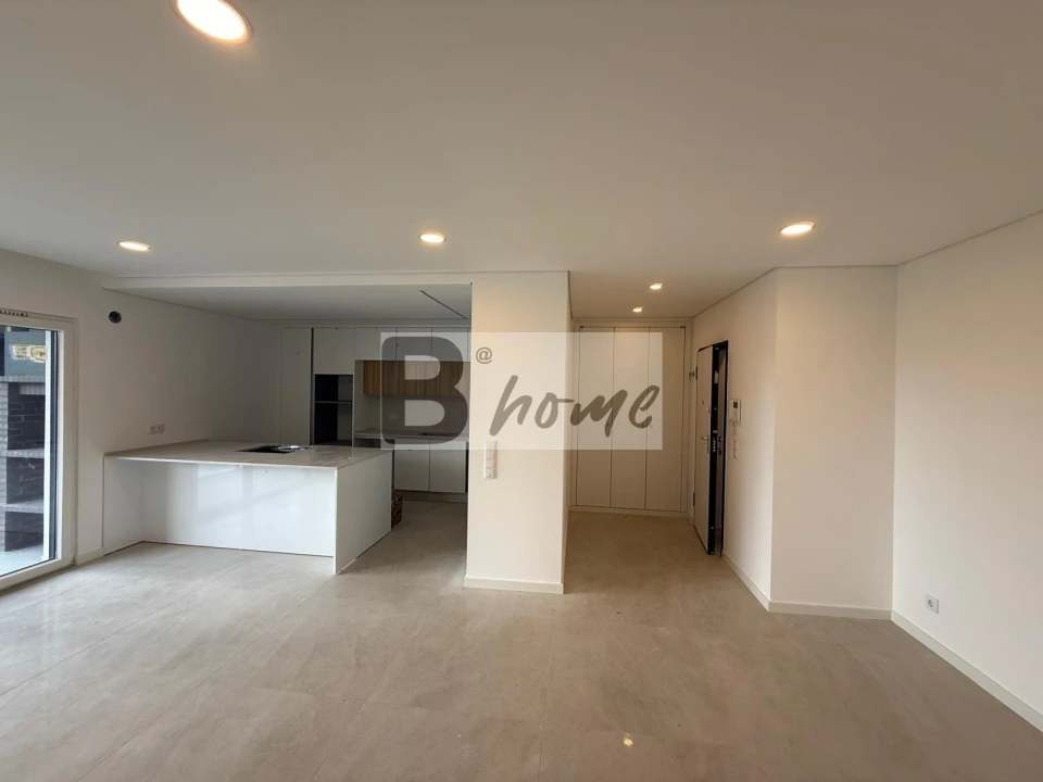 Apartamento T1 para Venda em Charneca de Caparica e Sobreda Foto 5