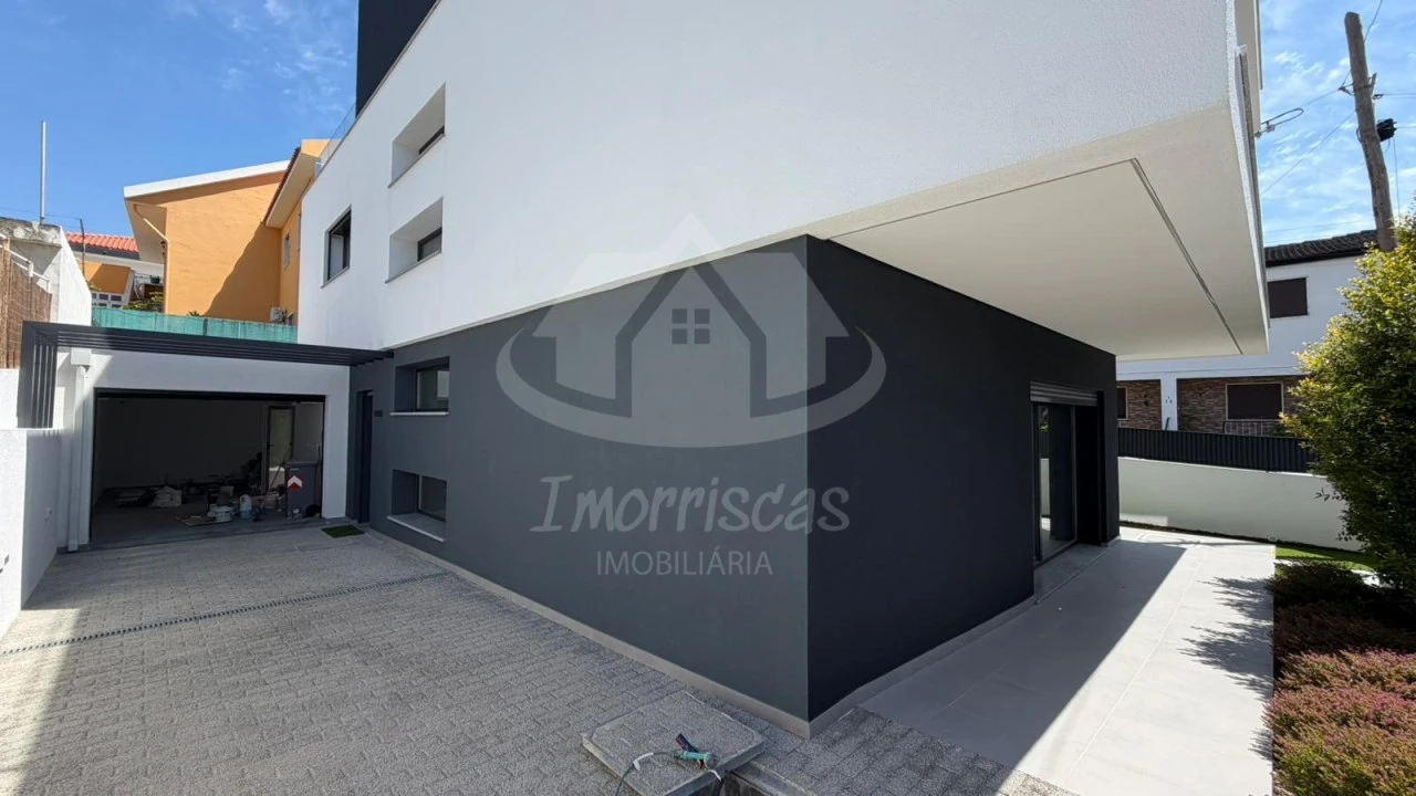 Moradia T3 para Venda em Santa Iria de Azoia, São João da Talha e Bobadela Foto 4