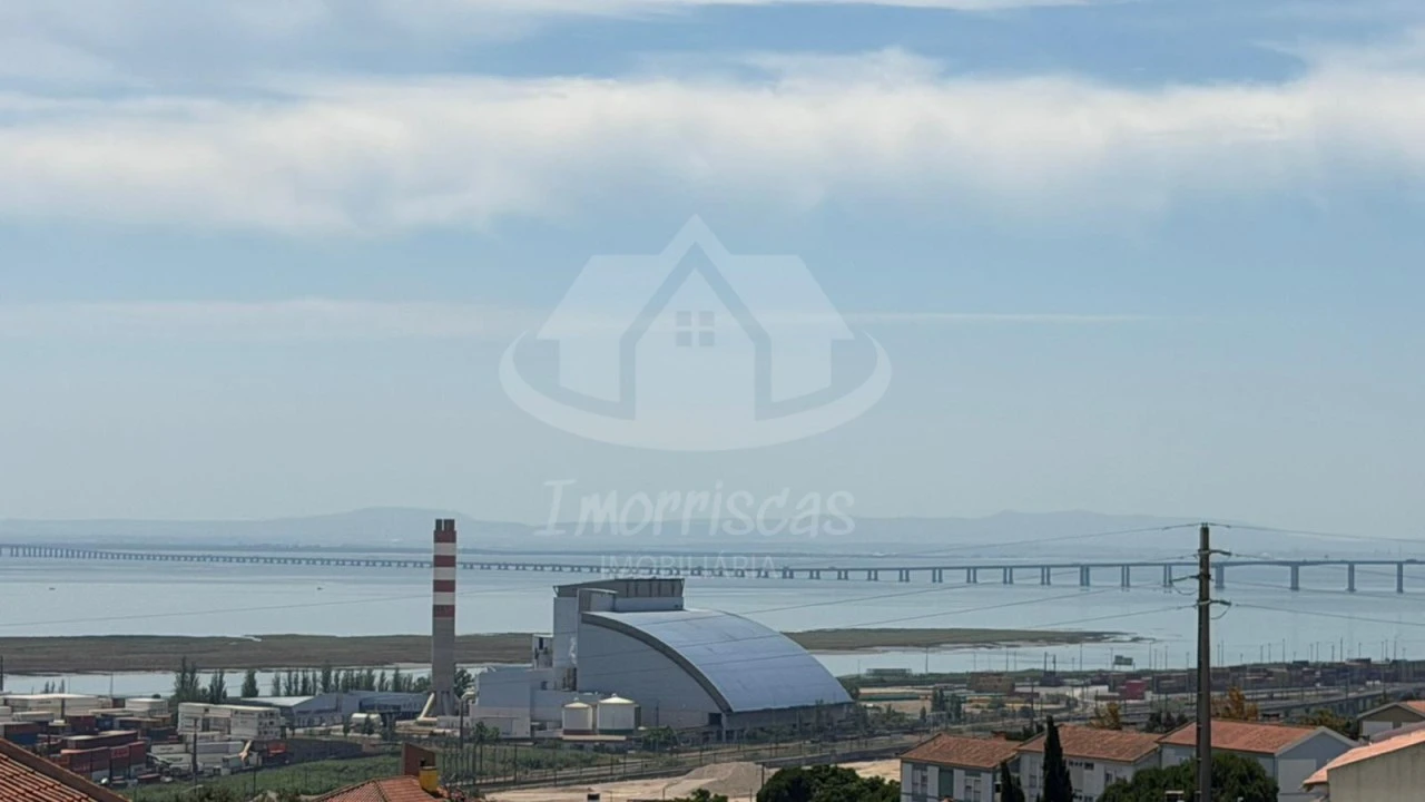 Moradia T3 para Venda em Santa Iria de Azoia, São João da Talha e Bobadela Foto 70