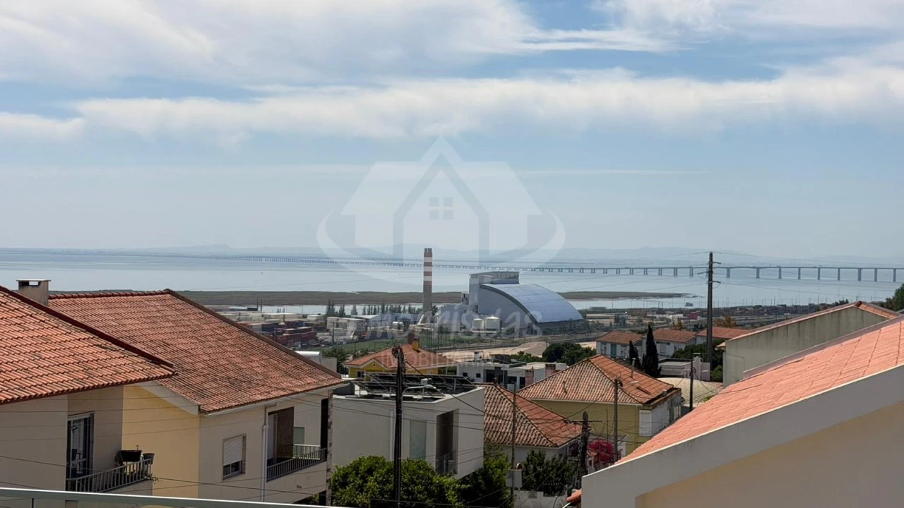 Moradia T3 para Venda em Santa Iria de Azoia, São João da Talha e Bobadela Foto 72