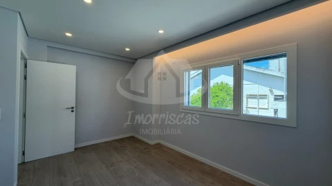 Moradia T3 para Venda em Santa Iria de Azoia, São João da Talha e Bobadela