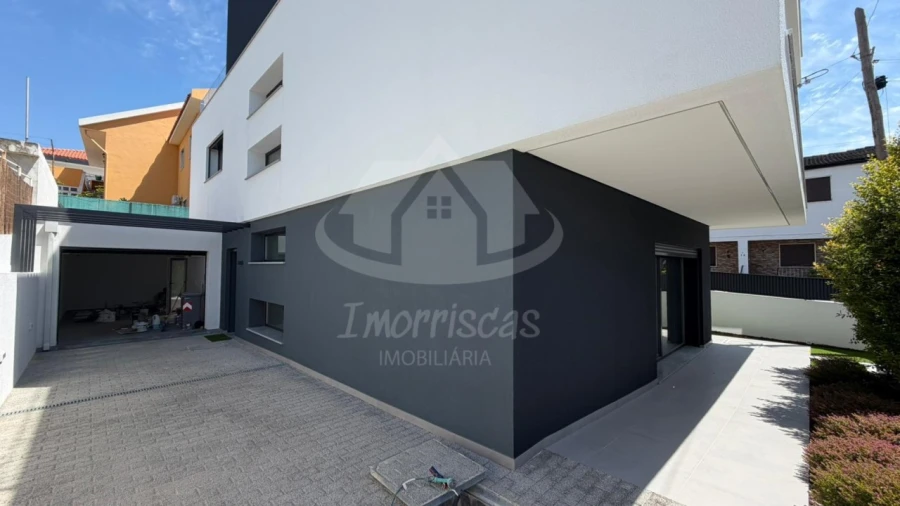 Moradia T3 para Venda em Santa Iria de Azoia, São João da Talha e Bobadela Foto 4