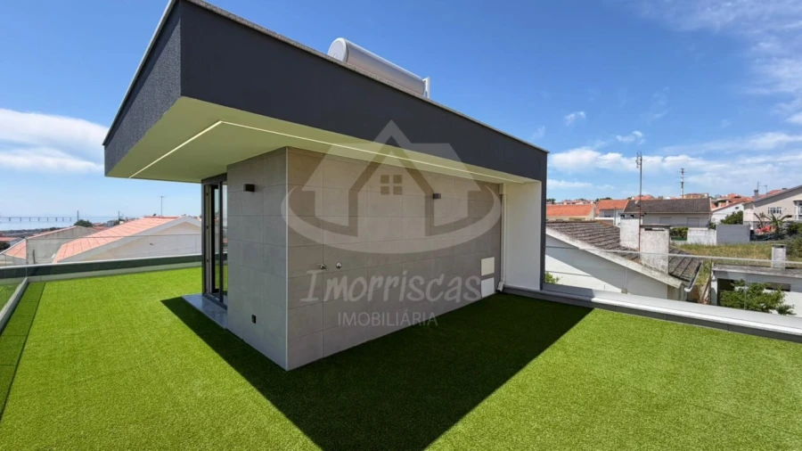 Moradia T3 para Venda em Santa Iria de Azoia, São João da Talha e Bobadela Foto 64