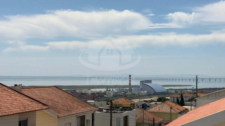 Moradia T3 para Venda em Santa Iria de Azoia, São João da Talha e Bobadela Foto 71