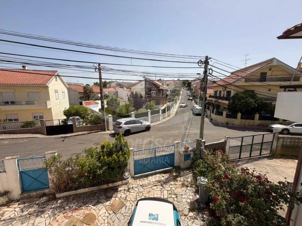 Moradia T3 para Venda em Santa Iria de Azoia, São João da Talha e Bobadela Foto 4