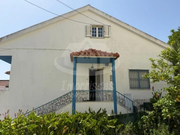 Moradia T3 para Venda em Santa Iria de Azoia, São João da Talha e Bobadela