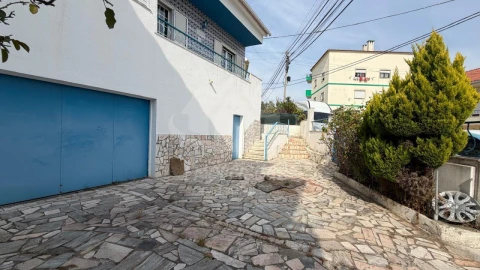 Moradia T3 para Venda em Santa Iria de Azoia, São João da Talha e Bobadela