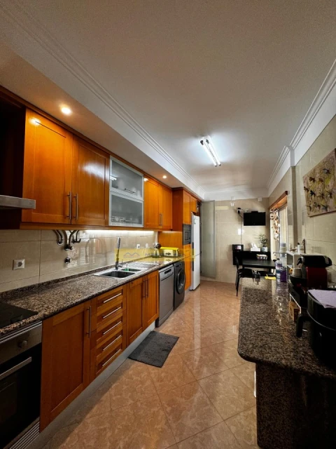 Apartamento T3 para Arrendamento em Mina de Água