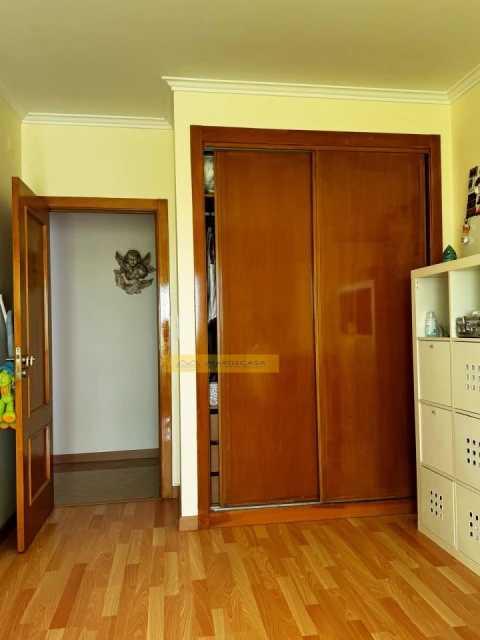 Apartamento T3 para Arrendamento em Mina de Água