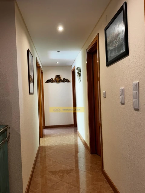 Apartamento T3 para Arrendamento em Mina de Água