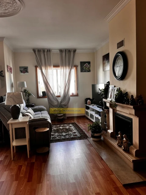 Apartamento T3 para Arrendamento em Mina de Água
