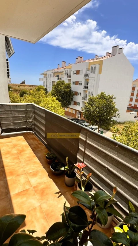Apartamento T3 para Arrendamento em Mina de Água