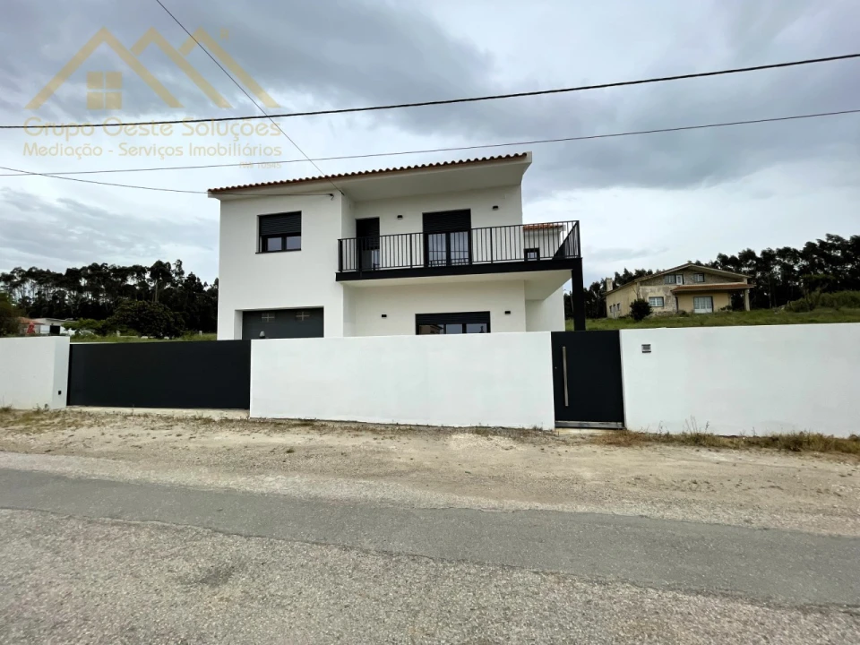 Moradia T6 para Venda em A dos Cunhados e Maceira Foto 1