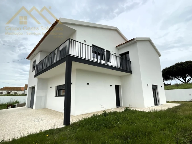Moradia T6 para Venda em A dos Cunhados e Maceira Foto 2
