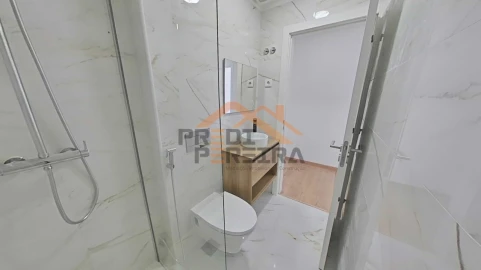 Apartamento T3 para Venda em Santo António dos Cavaleiros e Frielas