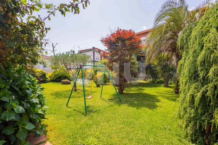 Moradia T6 para Venda em São João da Madeira Foto 54