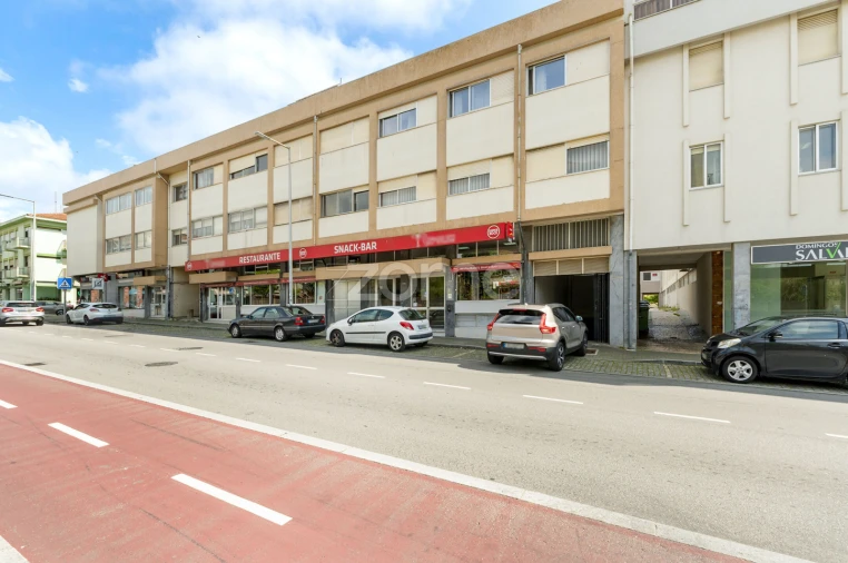 Apartamento T2 para Venda em Espinho Foto 2