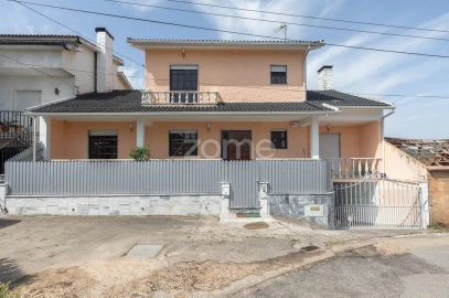Moradia T6 para Venda em Secarias