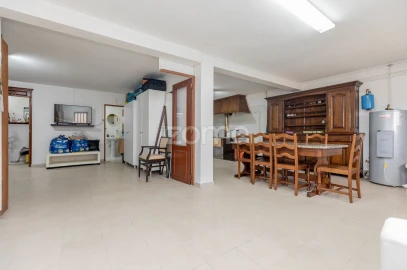 Moradia T6 para Venda em Secarias