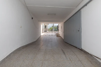 Moradia T6 para Venda em Secarias