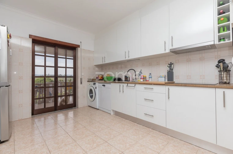 Moradia T6 para Venda em Secarias Foto 7