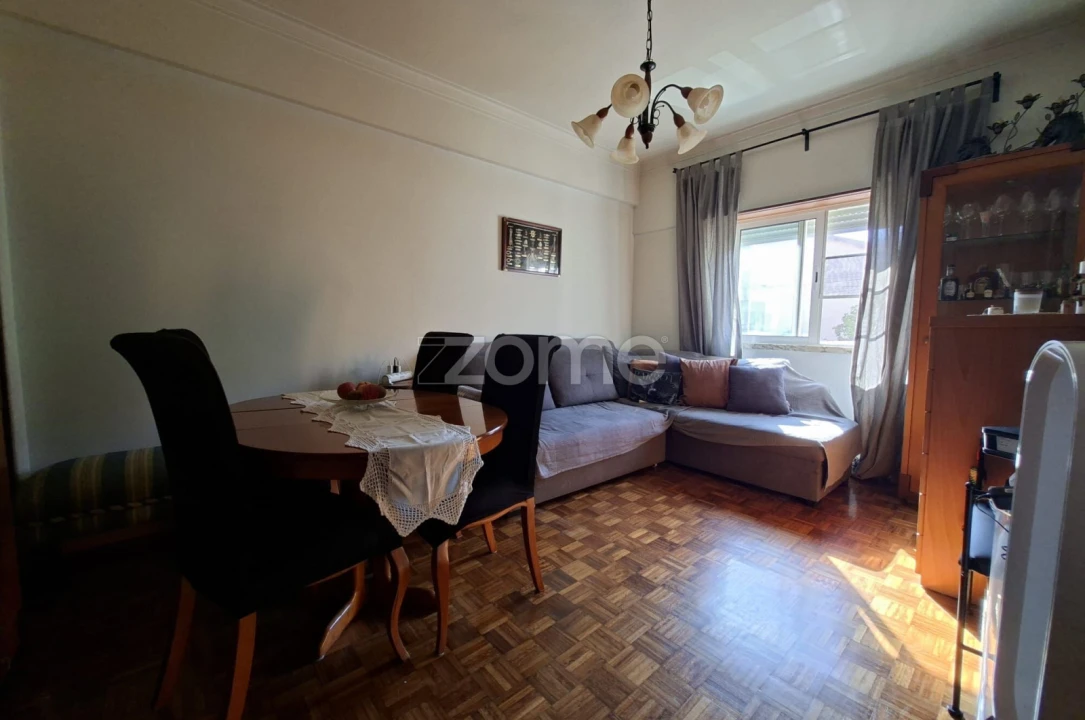 Apartamento T2 para Venda em Algueirão-Mem Martins Foto 13