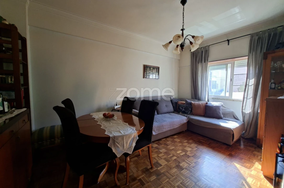 Apartamento T2 para Venda em Algueirão-Mem Martins Foto 4