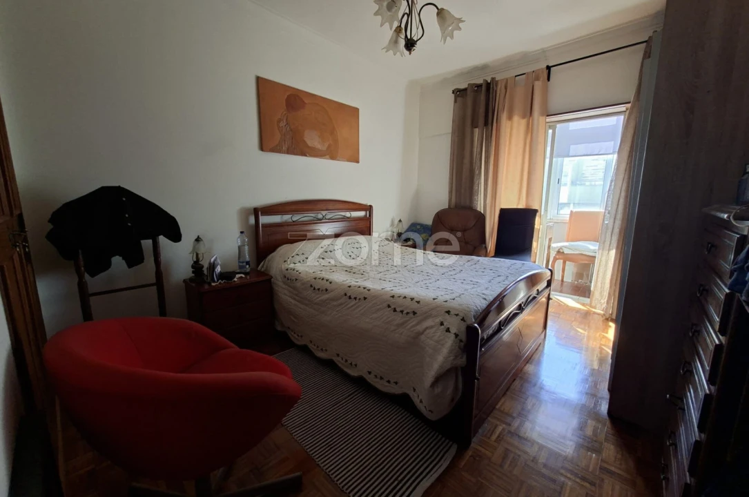 Apartamento T2 para Venda em Algueirão-Mem Martins Foto 2