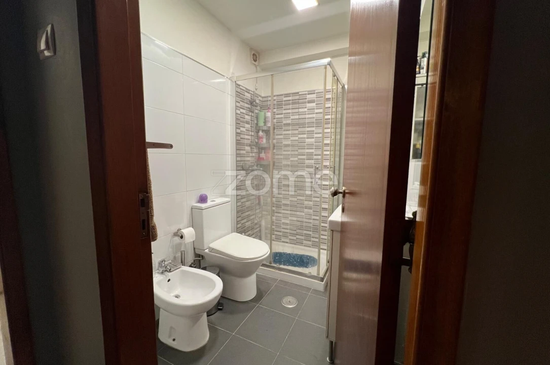 Apartamento T2 para Venda em Algueirão-Mem Martins Foto 16