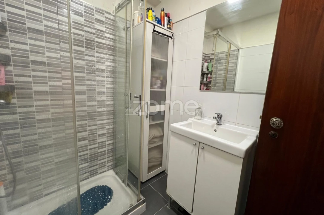 Apartamento T2 para Venda em Algueirão-Mem Martins Foto 17