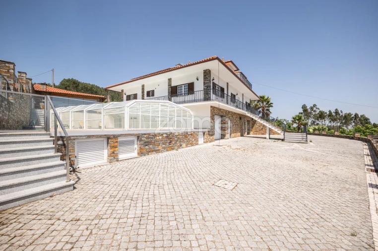 Moradia T6 para Venda em Gois Foto 2
