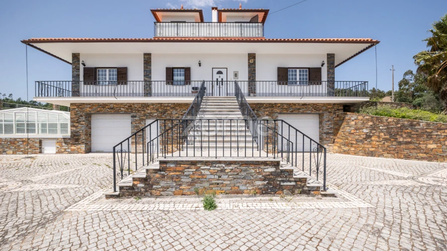 Moradia T6 para Venda em Gois