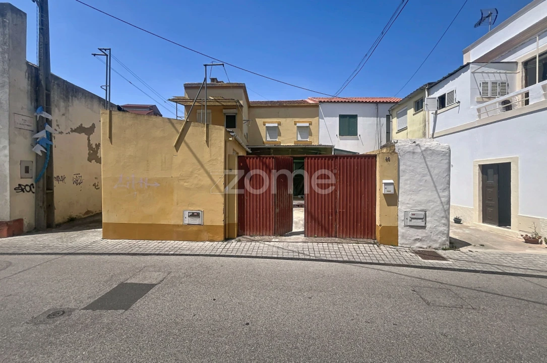 Moradia T3 para Venda em Tavarede Foto 1