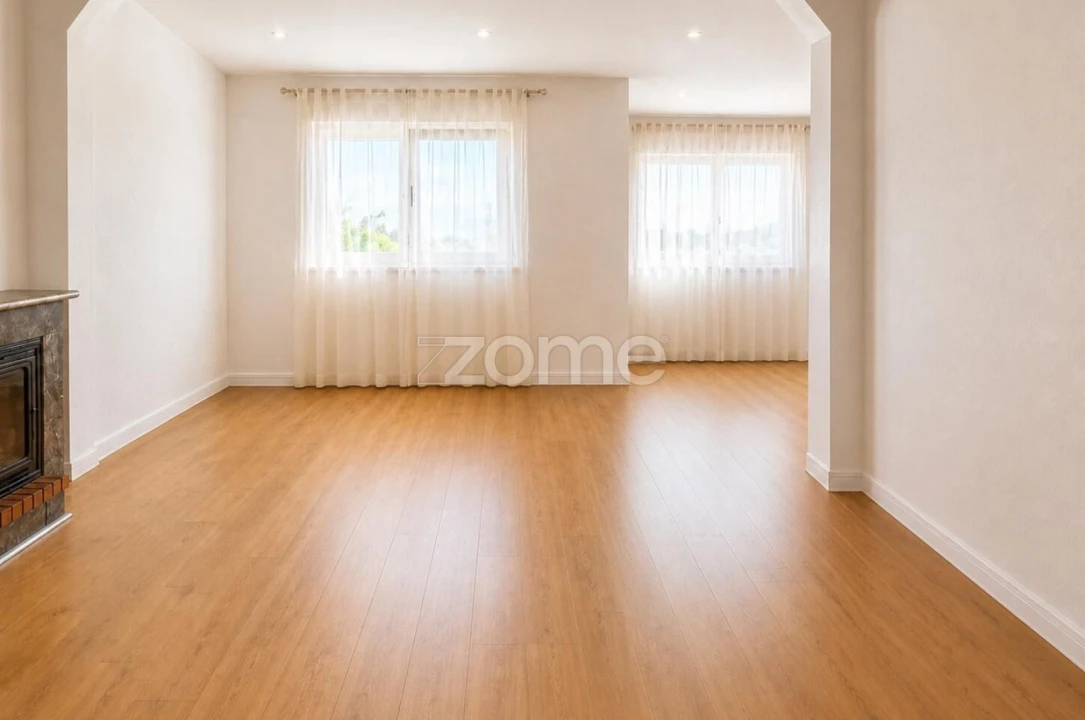 Apartamento T2 para Venda em São Domingos de Rana Foto 4