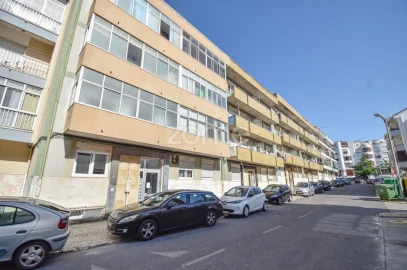 Apartamento T2 para Venda em Algueirão-Mem Martins