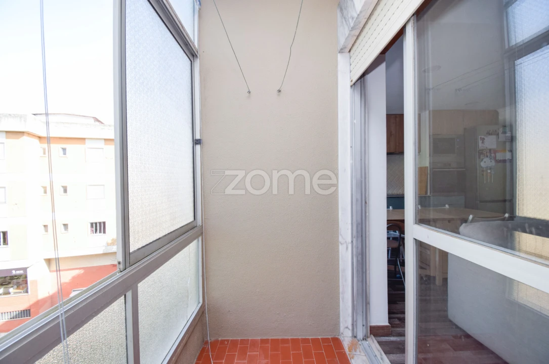 Apartamento T2 para Venda em Algueirão-Mem Martins Foto 11