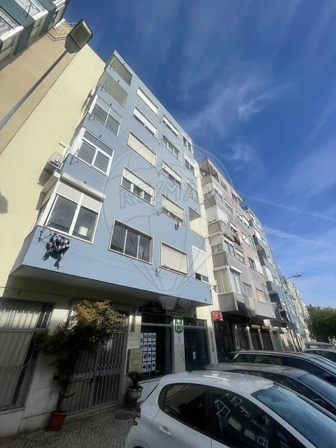 Loja para Venda em Algés, Linda-A-Velha e Cruz Quebrada-Dafundo