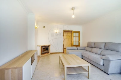 Apartamento T2 para Venda em Venteira